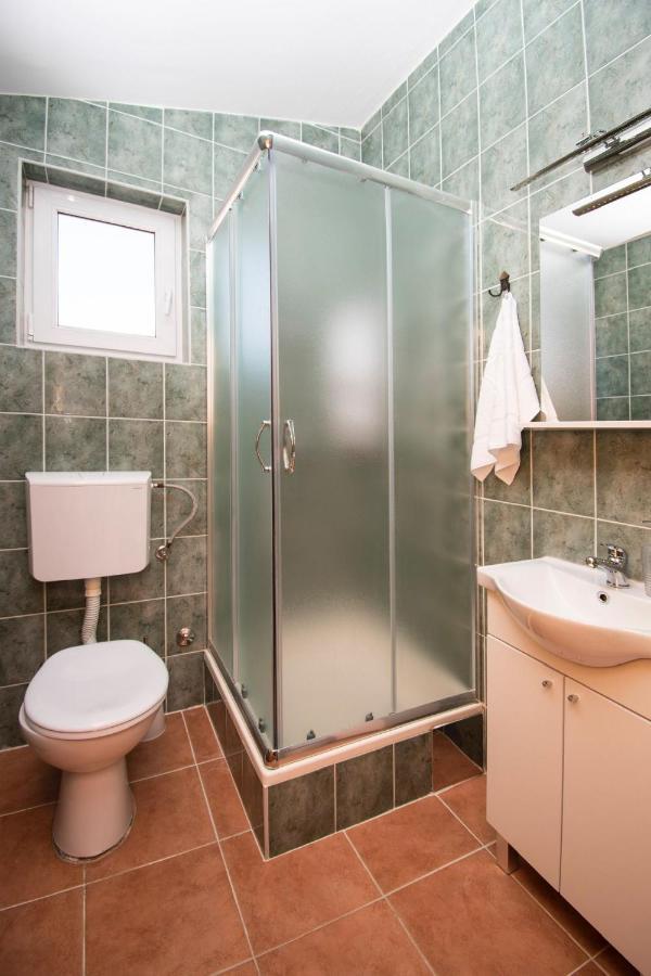 Family Holiday Apartments Lucia Vodice Ngoại thất bức ảnh