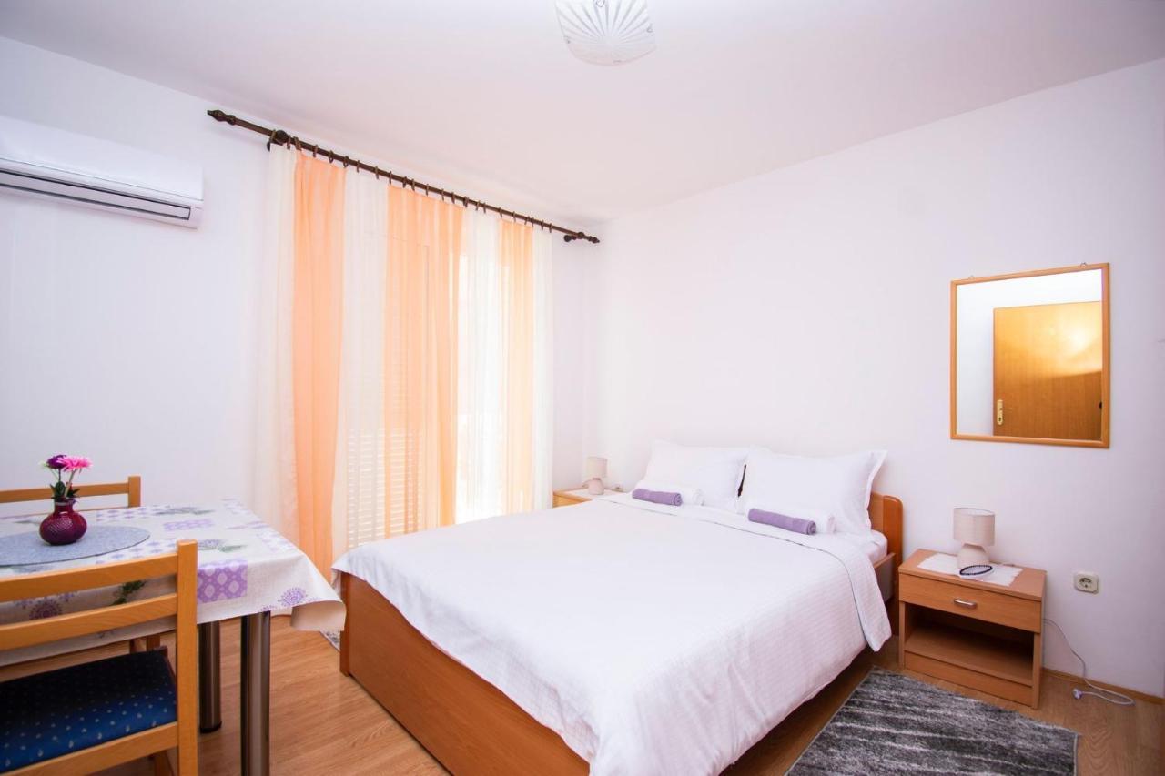 Family Holiday Apartments Lucia Vodice Ngoại thất bức ảnh
