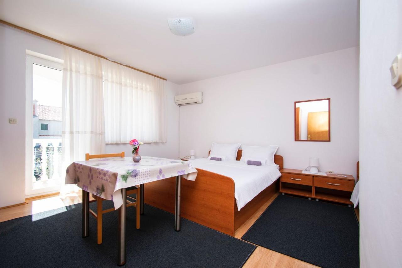 Family Holiday Apartments Lucia Vodice Ngoại thất bức ảnh