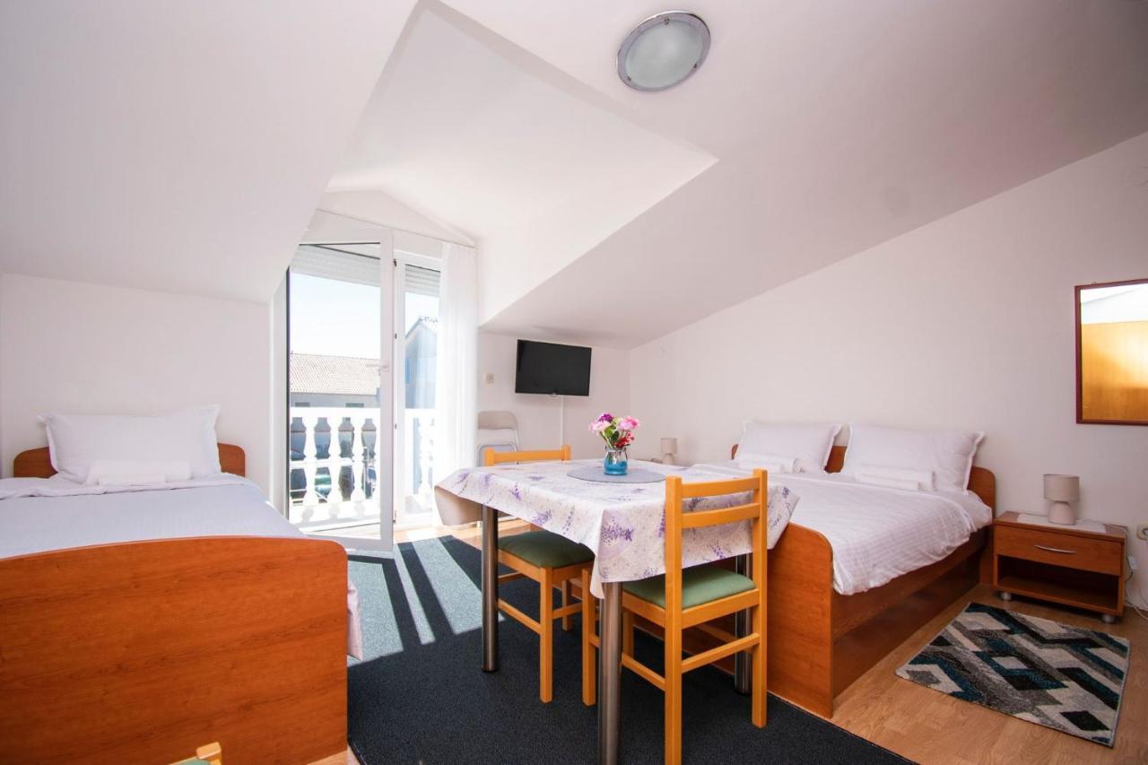Family Holiday Apartments Lucia Vodice Ngoại thất bức ảnh