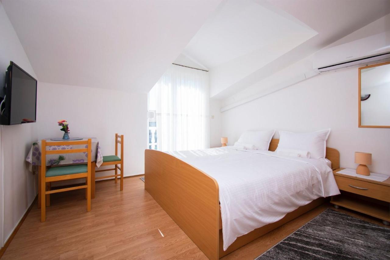 Family Holiday Apartments Lucia Vodice Ngoại thất bức ảnh