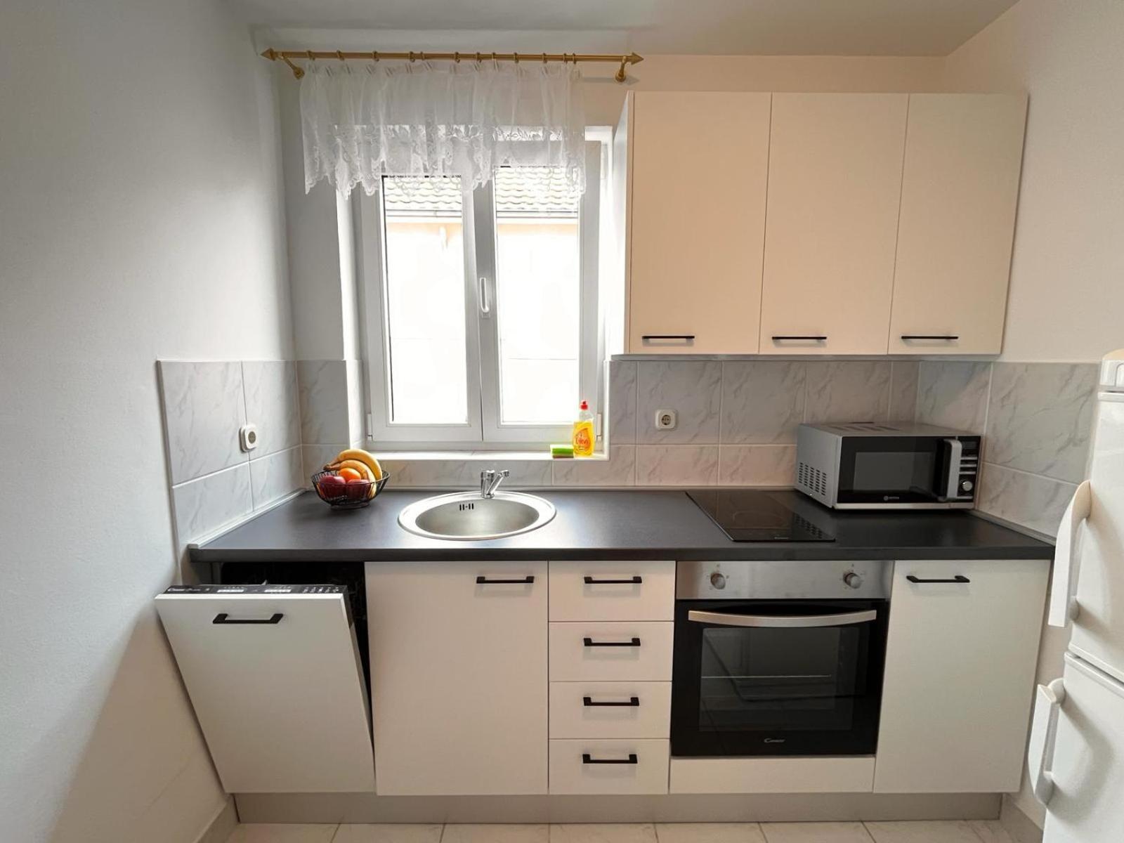 Family Holiday Apartments Lucia Vodice Ngoại thất bức ảnh