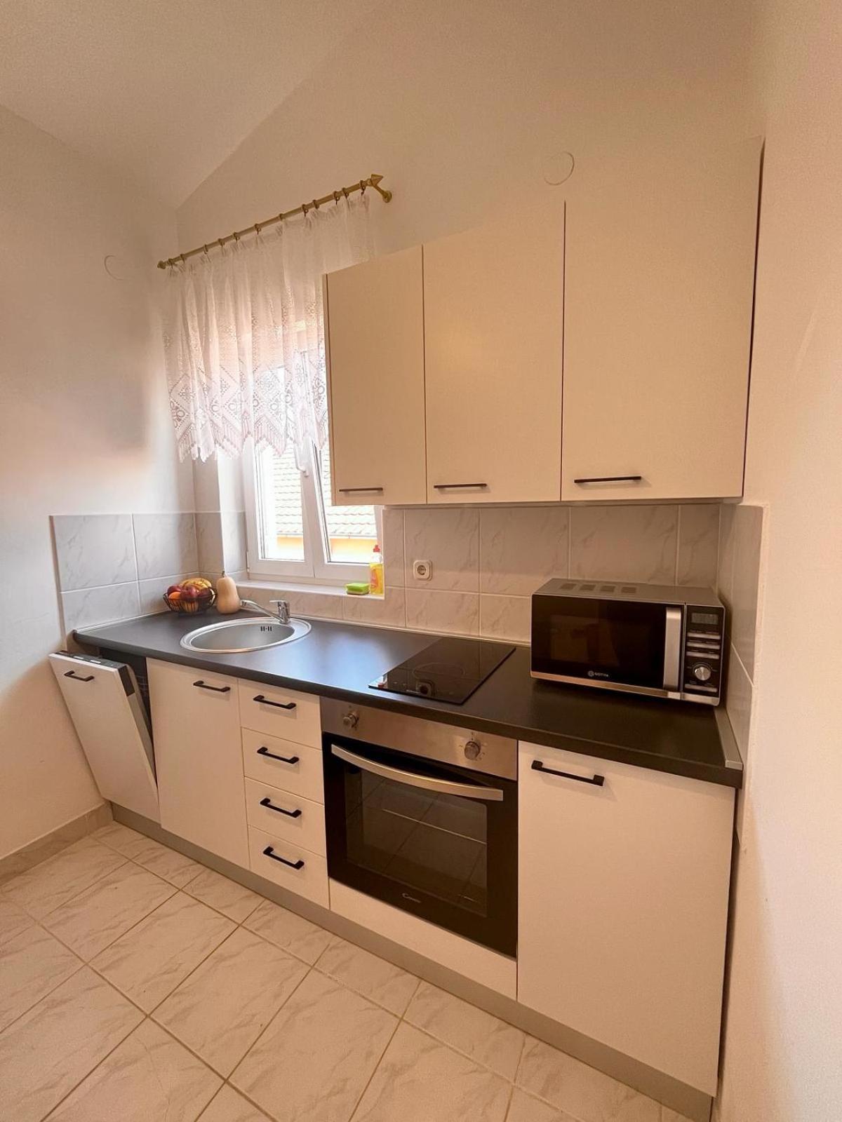 Family Holiday Apartments Lucia Vodice Ngoại thất bức ảnh