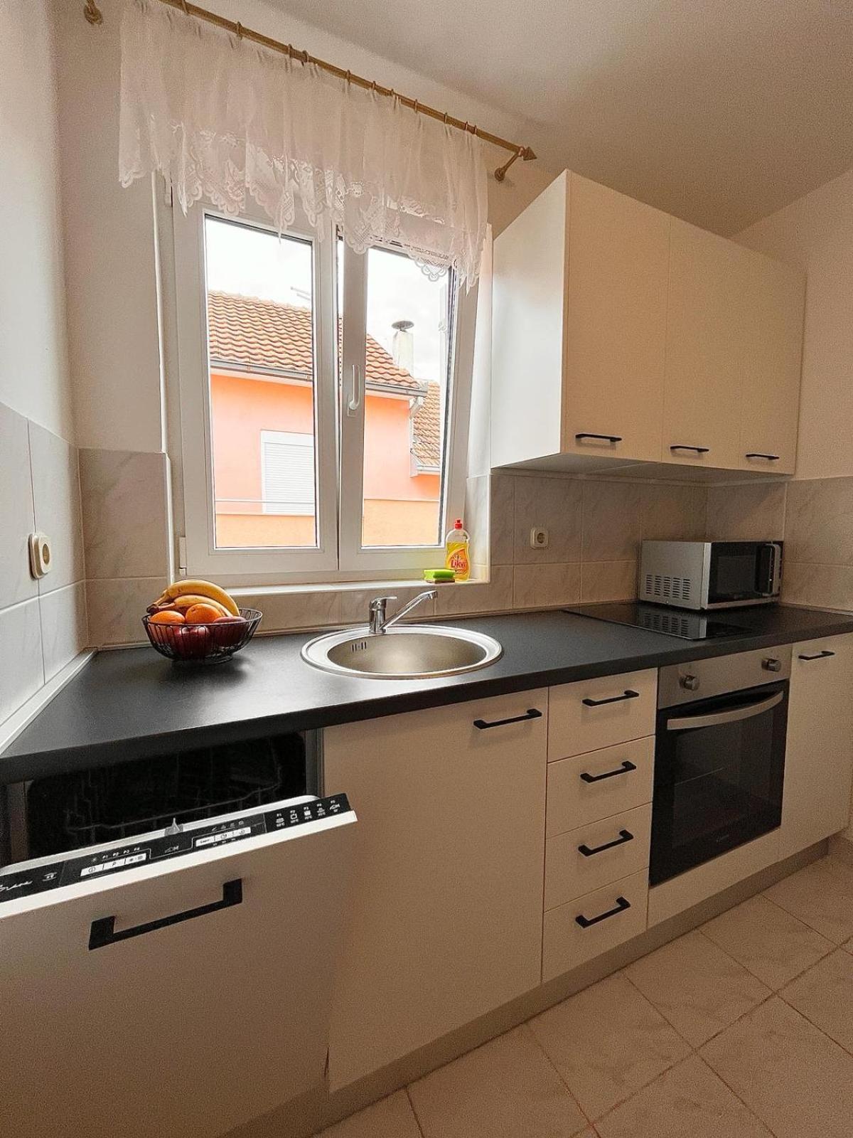 Family Holiday Apartments Lucia Vodice Ngoại thất bức ảnh